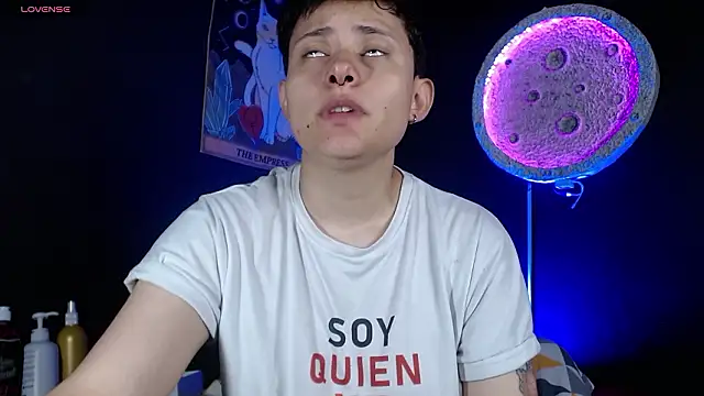 Czat XXX na żywo – girl_intense444