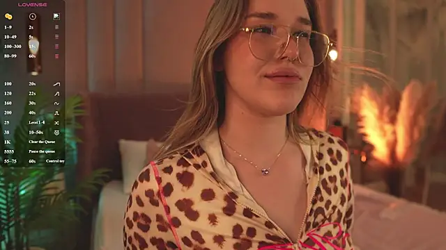 Smiley_Mia 在線直播表演