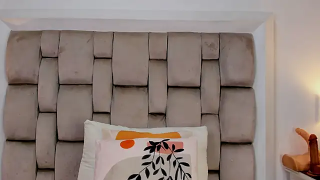 frehia_dimou 即時 XXX 聊天