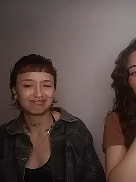 AlexxaAndRileyy – Naživo XXX chat