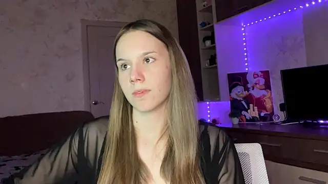 PrettyReal live XXX chat