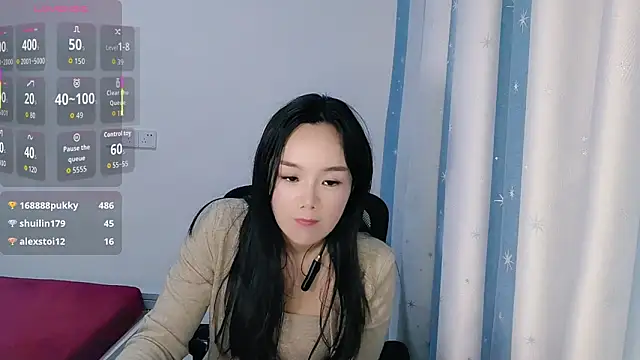 Yiyi-ii: онлайн-секс-чат