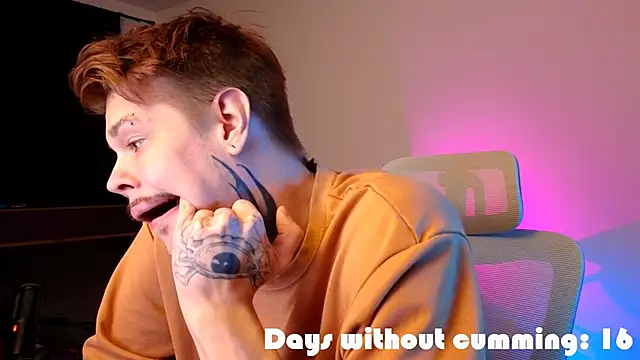 DENIS_HERE live XXX chat