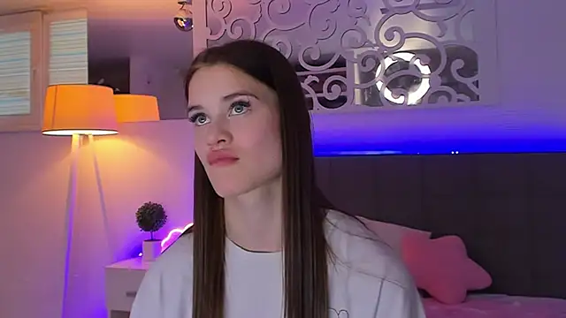 LuisaCloverのライブXXXチャット