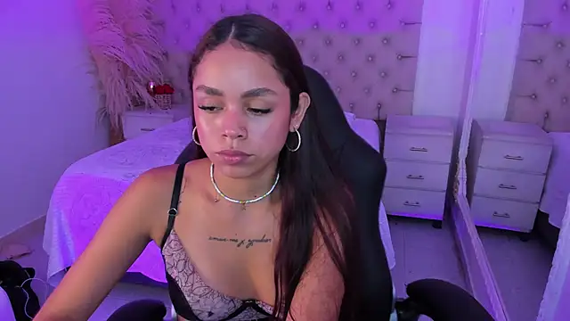 CarolineFyre 라이브 XXX 채팅