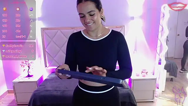 Rosalind_tay's Live XXX Chat