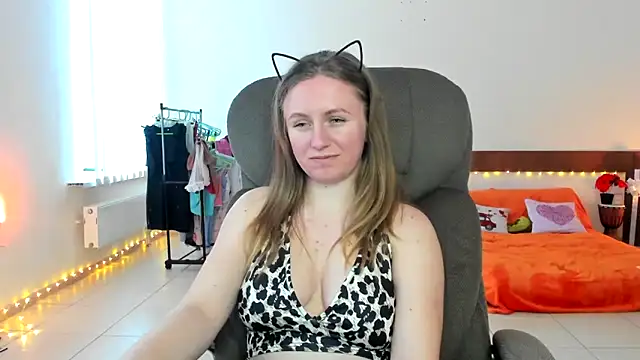 Marisha_Cute: вебкам-шоу