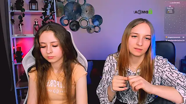 rebecca_smile Chat XXX in diretta