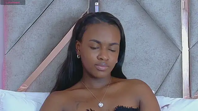 Онлайн чат XXX Sally-Noa