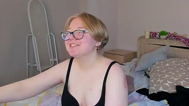 Lauraaa_Smith: απευθείας συνομιλία ΧΧΧ