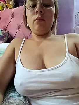 selena_gomez2 live XXX chat