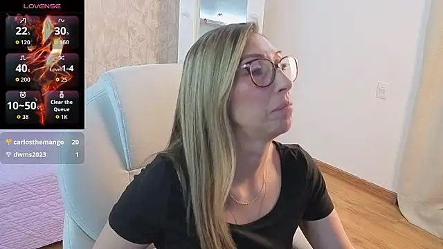 Scarlett_079 现场XXX聊天