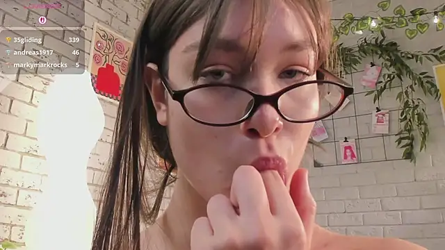 دردشة attackonhanji الجنسية المباشرة