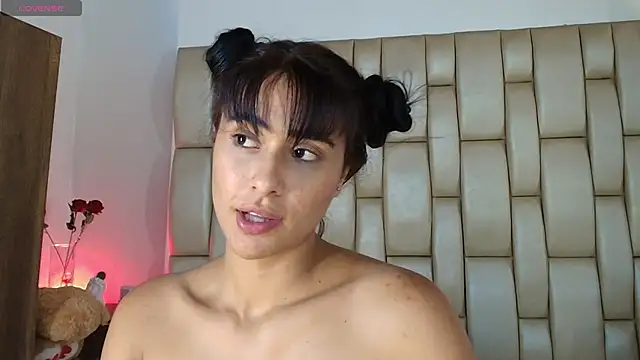 ZoeBarlove's Live XXX Chat