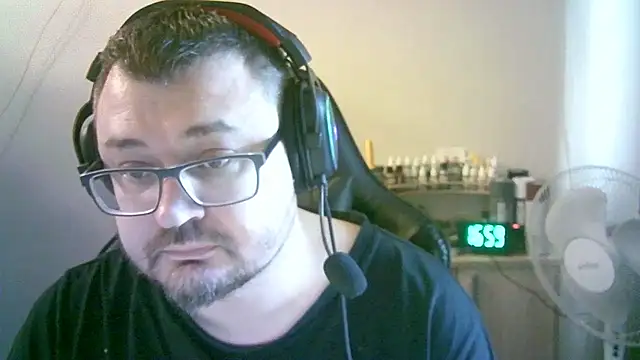 SirAbuser webkamerás műsora