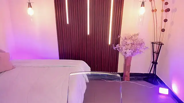 ArianaBakerのライブXXXチャット