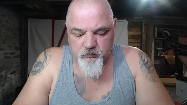 Newfiesausage1972 Pertunjukan Webcam