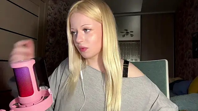 JeneeBIanks: онлайн-секс-чат