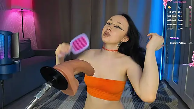 Juicy_Vikki Adlı Modelin Canlı XXX Sohbeti