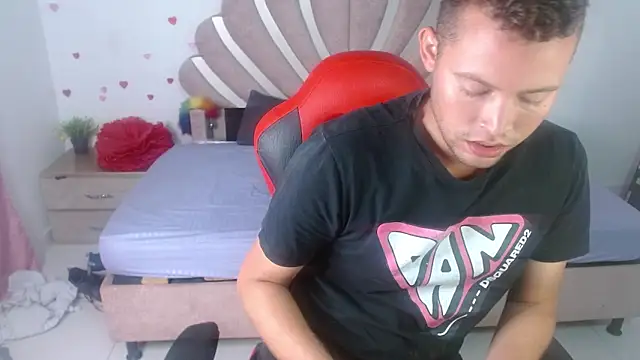 sven_fox723's Live XXX Chat
