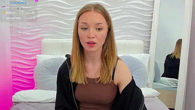 VirginOlly Adlı Modelin Canlı XXX Sohbeti