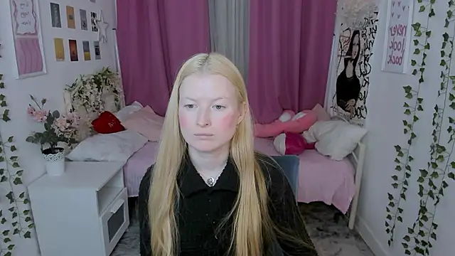 Laly_Peach Adlı Modelin Canlı XXX Sohbeti