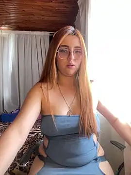 CoraVibes – Naživo XXX chat