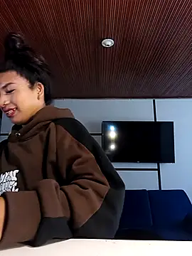 MeelFox's Live XXX Chat