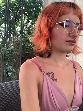 Alice_Hecate Adlı Modelin Canlı XXX Sohbeti