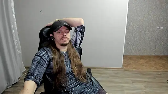 AlansonofDaddy: διαδικτυακό σόου στην κάμερα