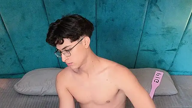 Aaron_Eze 现场XXX聊天