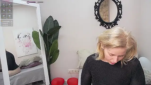 Lorabigass 라이브 XXX 채팅