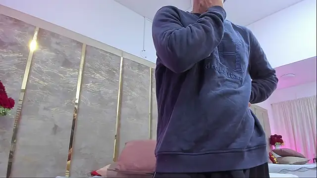 BenitoSaenz's Live XXX Chat