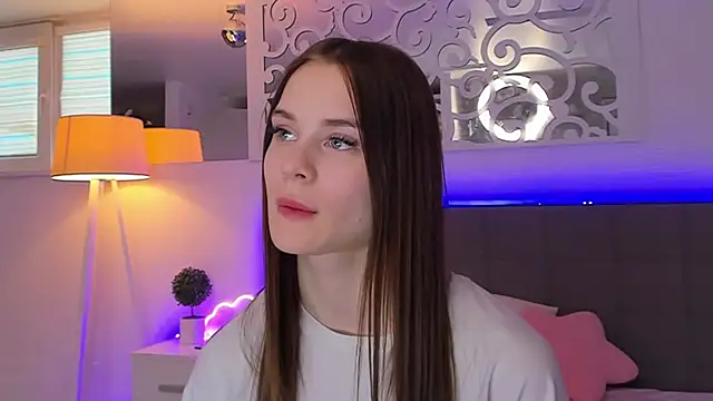 LuisaClover élő XXX-chatje