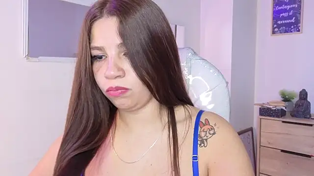 bluee_hazell élő XXX-chatje