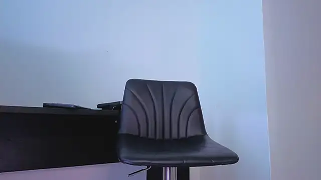 Chatroom XXX en direct de MAISE_HILL1