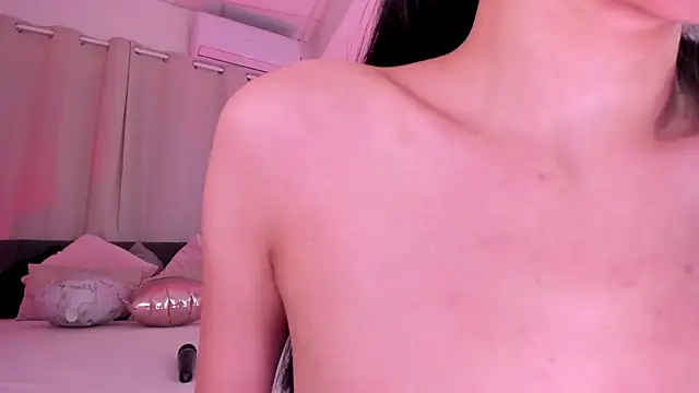 Divine_Madeleine's Live XXX Chat