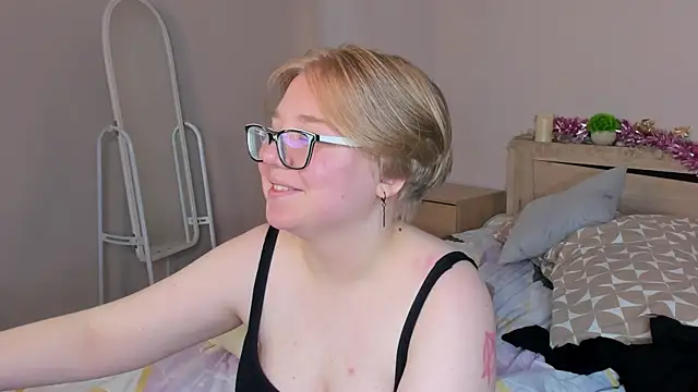 Lauraaa_Smith Chat XXX live