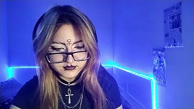 CucKuhtaのライブXXXチャット