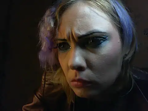 WildMissNiks' Live XXX Chat