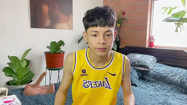 Andy_Belier23 élő XXX-chatje