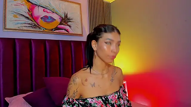 LauraAristizabal's Live XXX Chat