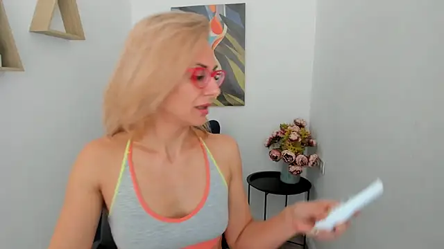 MuseOfStage's Live XXX Chat