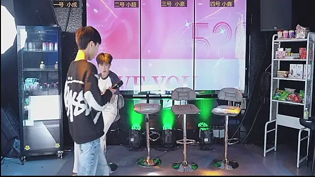 woshididimenのライブXXXチャット