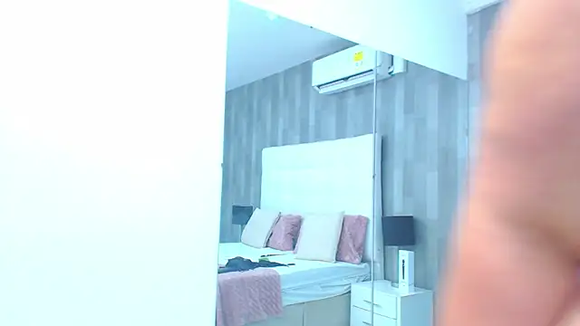 LeahMillerr 웹캠 쇼