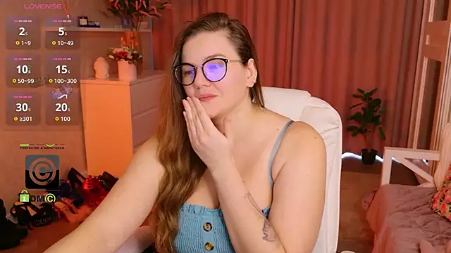 KellyKleine 现场XXX聊天