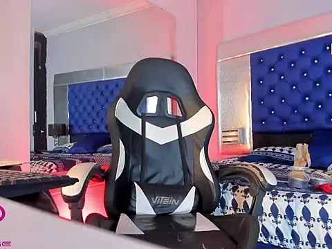 Chat +18 de Ciara_HotTs ao vivo