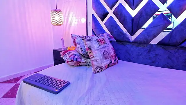 Chat +18 de annie_vega17_ ao vivo