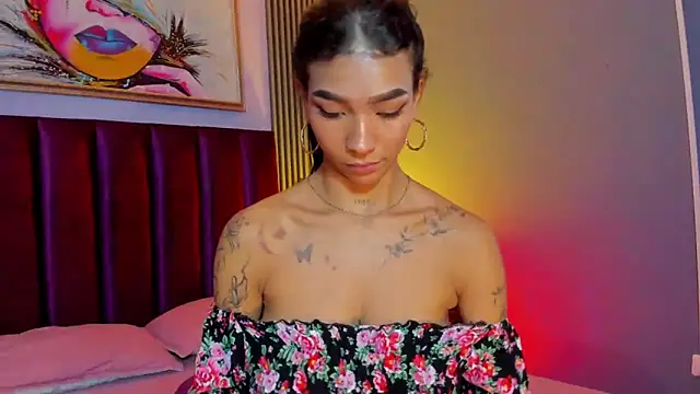 LauraAristizabal's Live XXX Chat