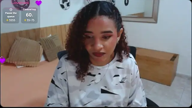 Chat XXX en directo de Alice_Grinnerk